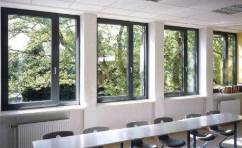   钢质防火窗与木质防火窗不同的安装方法